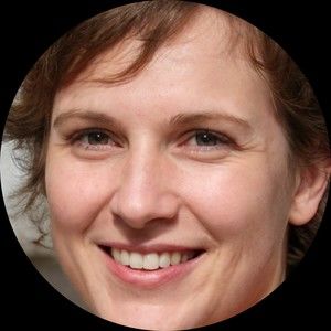 Meet your Posher, Claudia